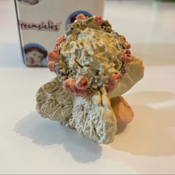 2/$30 Dreamsicles 1998 DC021 Angel Cherub High Tea Collectible Mini Figurine NIB - Picture 3 of 12